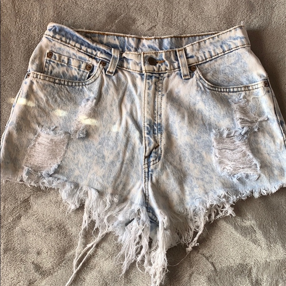 Vintage Levis high waisted distress shorts